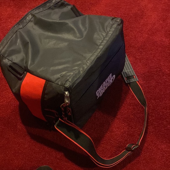 Bag. Cheaper by the Dozen 2 Radio and Food Bag - Picture 2 of 13